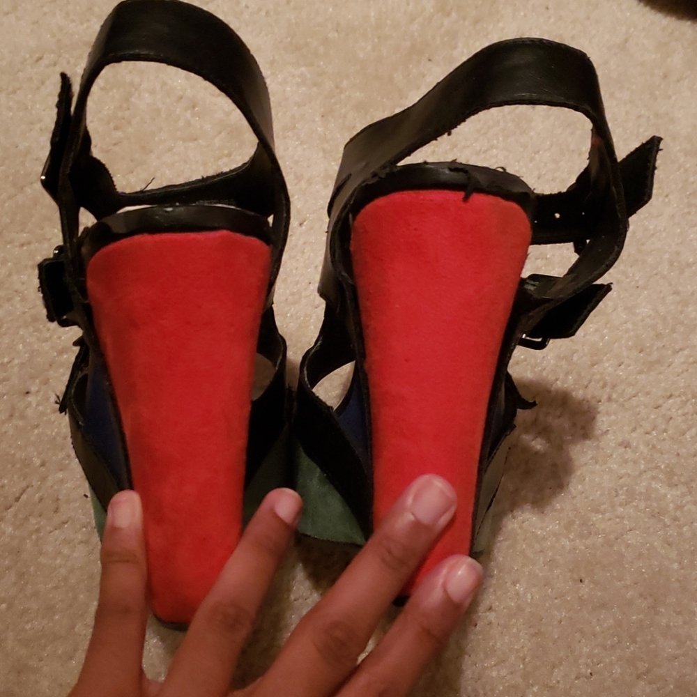 Colorblocked Wedge Heel - Picture 4 of 8